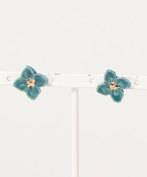 tone(トーン)の「【irodori】小さな花のpierce(深緑)(ピアス(両耳用)・レディース・ダークグリーン・FREE)」の1枚目の写真