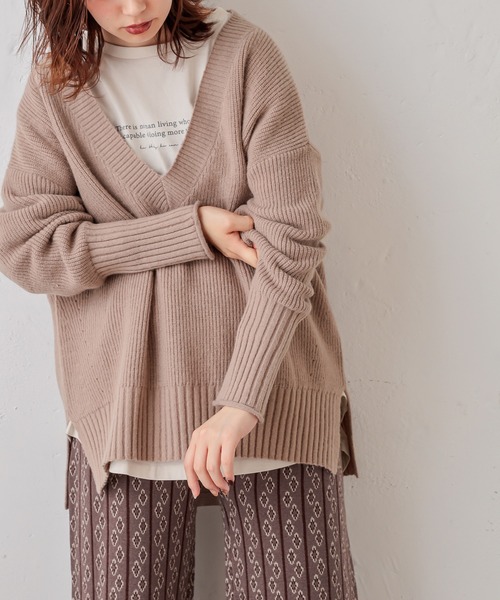 natural couture（ナチュラルクチュール）の「深V畦袖口カールニット（ニット/セーター・レディース・ベージュ/カーキ/ブルー/グリーン/アイボリー・FREE）」の3枚目の写真