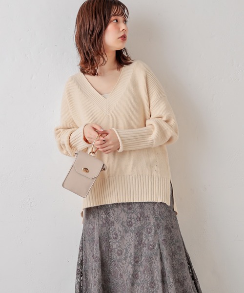 natural couture（ナチュラルクチュール）の「深V畦袖口カールニット（ニット/セーター・レディース・ベージュ/カーキ/ブルー/グリーン/アイボリー・FREE）」の7枚目の写真