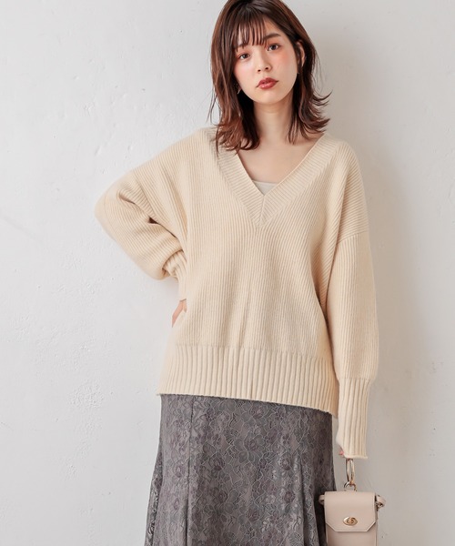 natural couture（ナチュラルクチュール）の「深V畦袖口カールニット（ニット/セーター・レディース・ベージュ/カーキ/ブルー/グリーン/アイボリー・FREE）」の6枚目の写真