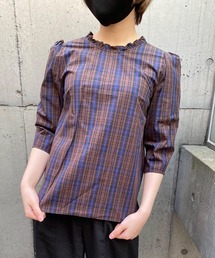 Sustainable atmos pink / ミニフリルバックＶネックブラウス
