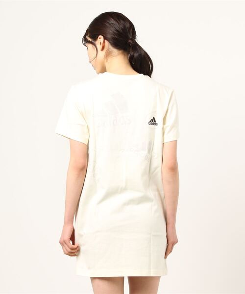 adidas（アディダス）の「ロゴ Tシャツワンピース [Logo Tee