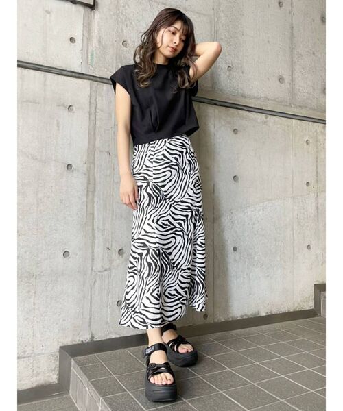 MURUA（ムルーア）の「ヘムタックタンクトップ（タンクトップ・レディース・ホワイト/ブラック/ピンク/ライトグリーン/モカ・FREE）」の17枚目の写真