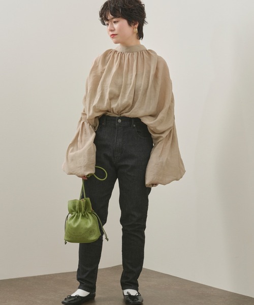 Ambre Neige(アンブルネージュ)の「シフォンボリュームブラウス/【WEB/EC限定商品】(シャツ/ブラウス・レディース・ライトブルー/ブラック/グレイッシュベージュ・FREE)」の21枚目の写真