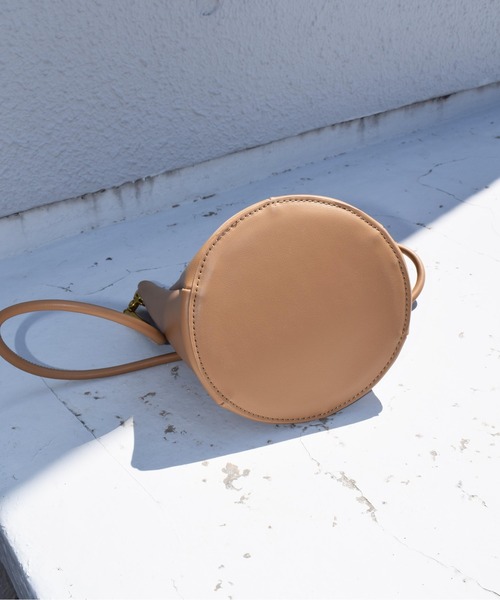 histoire(イストワール)の「3way巾着バッグ(ショルダーバッグ・レディース・ブラック/キャメル・FREE)」の14枚目の写真