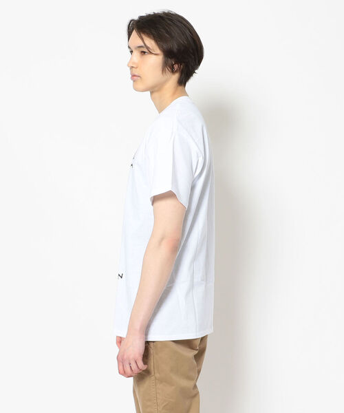 DANIEL JOHNSTON(ダニエルジョンストン)の「S/S PRINT TEE 'HI HOW ARE YOU?' / S/S プリントT”ハイハワユー?”(Tシャツ/カットソー・メンズ・ホワイト/ブラック・X-LARGE/LARGE/MEDIUM)」の3枚目の写真