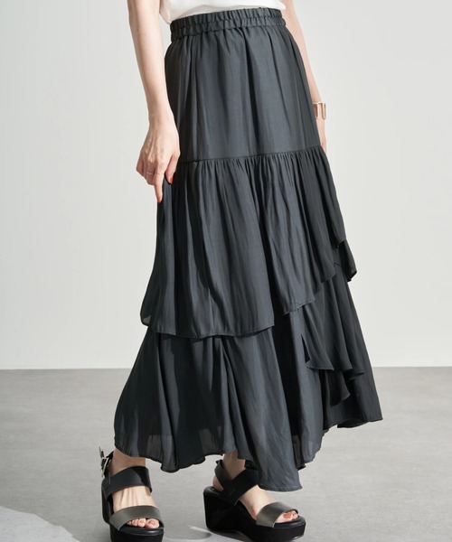 earth music&ecology（アースミュージックアンドエコロジー）の「【WEB限定】イレヘムティアードスカート ＊（スカート・レディース・アイボリー/ブラック/ピンク/サックスブルー・FREE）」の2枚目の写真