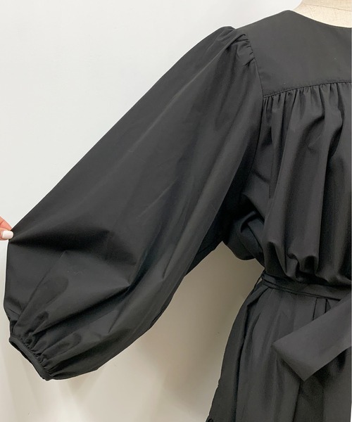 PICCIN(ピッチン)の「リボン付ティアードワンピース(ワンピース・レディース・チャコールグレー/ブラック/カーキ・M)」の8枚目の写真