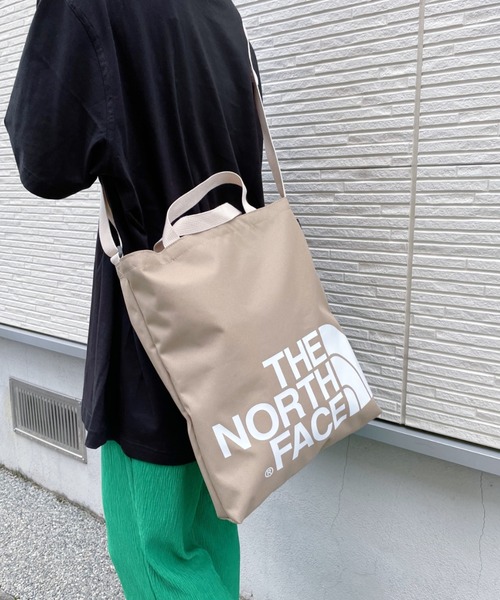 THE NORTH FACE(ザノースフェイス)の「THE NORTH FACE(ザ・ノースフェイス)/ ビッグロゴトートバッグ BIG LOGO TOTE 2(ショルダーバッグ・レディース・ダークベージュ・FREE)」の17枚目の写真