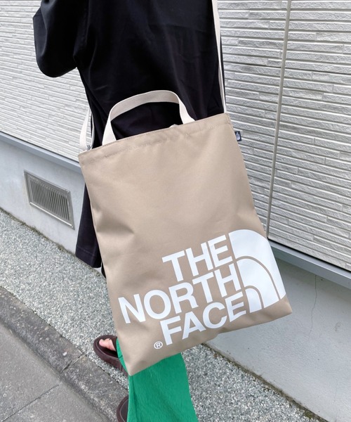THE NORTH FACE(ザノースフェイス)の「THE NORTH FACE(ザ・ノースフェイス)/ ビッグロゴトートバッグ BIG LOGO TOTE 2(ショルダーバッグ・レディース・ダークベージュ・FREE)」の9枚目の写真