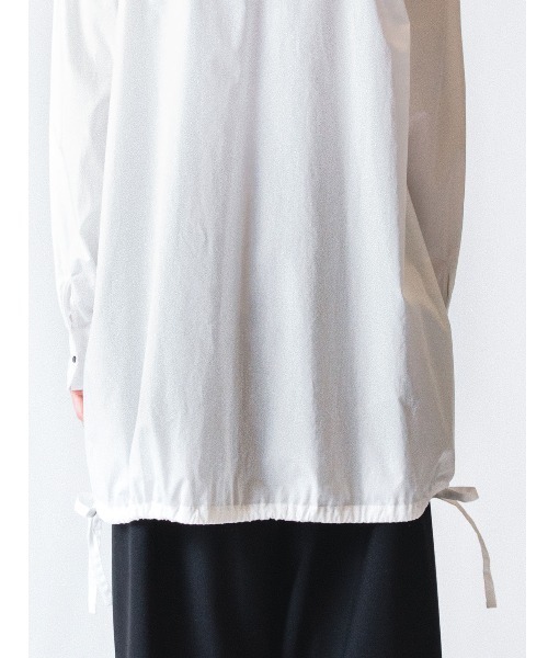 mizuiroind（ミズイロインド）の「【ELLEデジタル掲載】mizuiro ind クルーネックドローストリングヘムチュニック（シャツ/ブラウス・レディース・ライトグレー/オフホワイト/ブラック・FREE）」の9枚目の写真