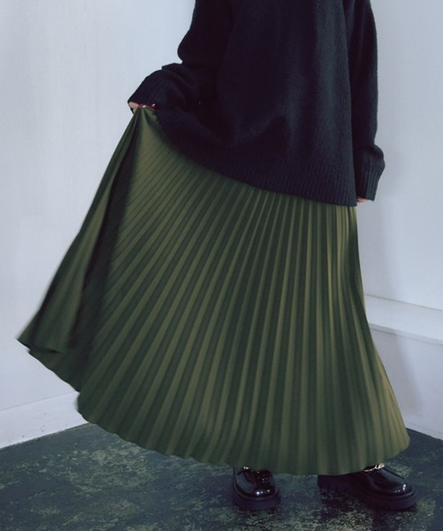 manana suerte(マニャーナスエルテ)の「ロングプリーツスカート(スカート・レディース・ブラック/レッド/ブルー/グリーン/オレンジ/グレー/カーキ/ピンク・FREE)」の4枚目の写真