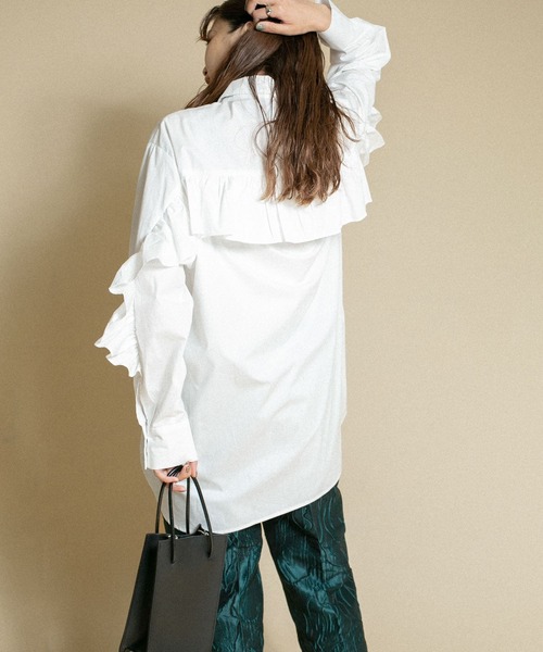 KBF（ケイビーエフ）の「BACKフリルオーバーシャツ（シャツ/ブラウス・レディース・ホワイト/ブルー系その他/ブラック・ONE）」の14枚目の写真