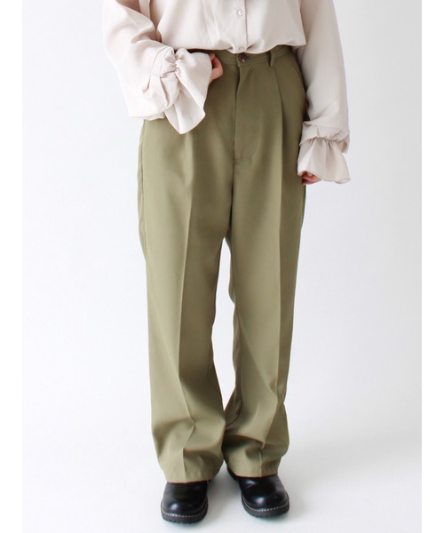 ehka sopo（エヘカソポ）の「センタープレス裾フレアパンツ（その他パンツ・レディース・カーキ/ベージュ/チャコール・ﾌﾘ-）」の3枚目の写真