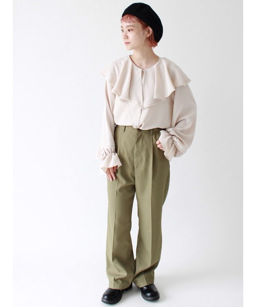 ehka sopo（エヘカソポ）の「センタープレス裾フレアパンツ（その他パンツ・レディース・カーキ/ベージュ/チャコール・ﾌﾘ-）」の16枚目の写真