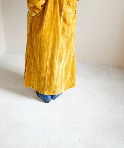 DISCOAT(ディスコート)の「ヨウリュウベロアロングガウン(その他アウター・レディース・モカ/イエロー・FREE)」の7枚目の写真