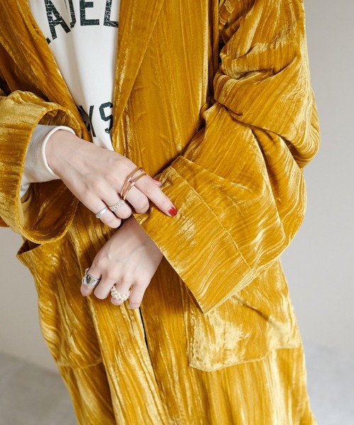 DISCOAT(ディスコート)の「ヨウリュウベロアロングガウン(その他アウター・レディース・モカ/イエロー・FREE)」の4枚目の写真