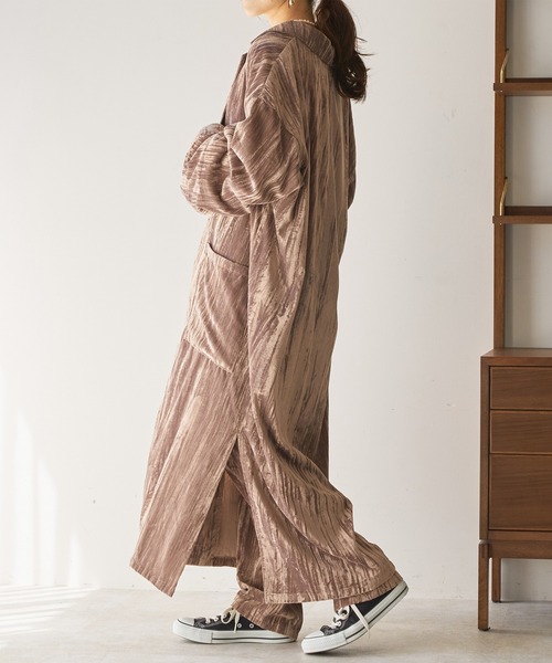 DISCOAT(ディスコート)の「ヨウリュウベロアロングガウン(その他アウター・レディース・モカ/イエロー・FREE)」の5枚目の写真