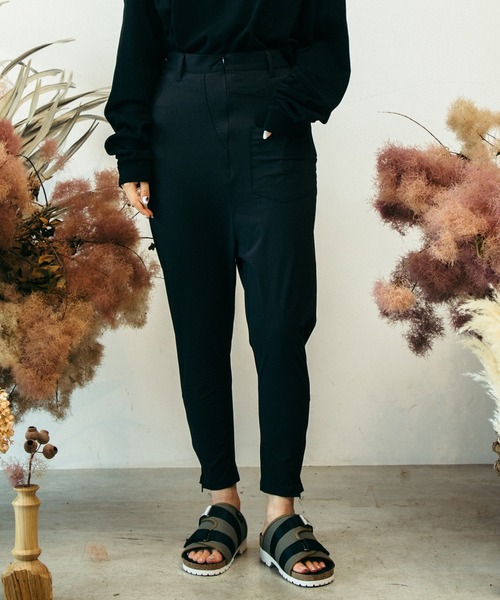 STOF(ストフ)の「Half Twist Skinny Pants(デニムパンツ・メンズ・カーキ/ブラック・XS/M/S)」の1枚目の写真