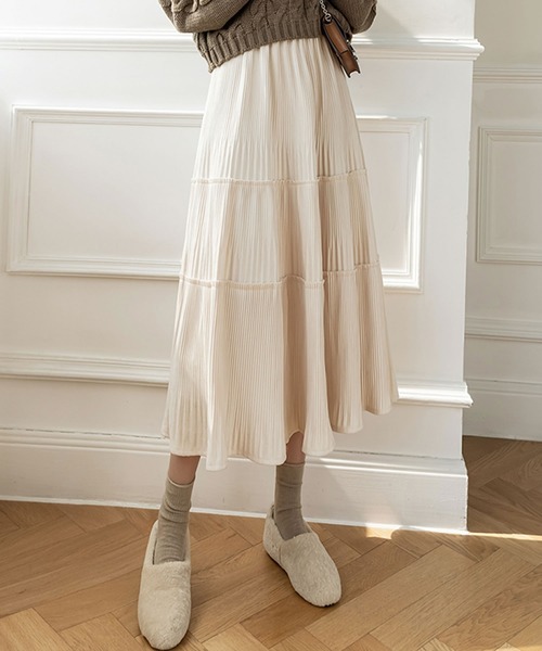 Grandeir(グランディール)の「ベロアプリーツ ティアード スカート(スカート・レディース・ブラック/グリーン/ベージュ/モカ・M)」の3枚目の写真