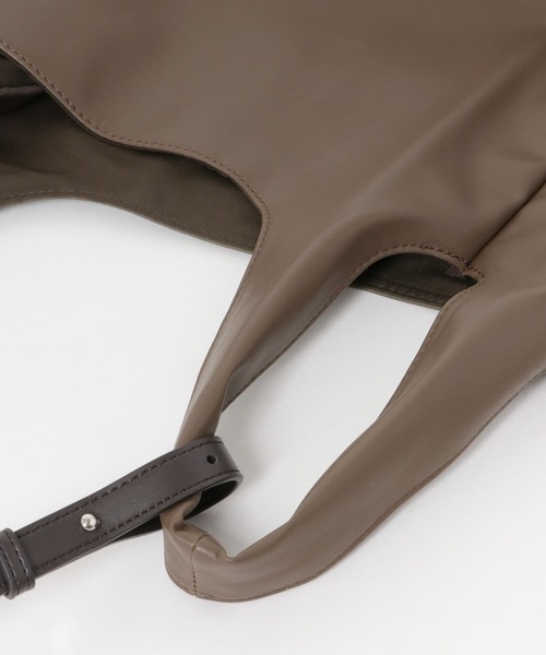 SENSE OF PLACE by URBAN RESEARCH(センスオブプレイスバイアーバンリサーチ)の「フェイクレザーマルシェバッグ(トートバッグ・メンズ・ブラック/ブラウン・ONE)」の12枚目の写真