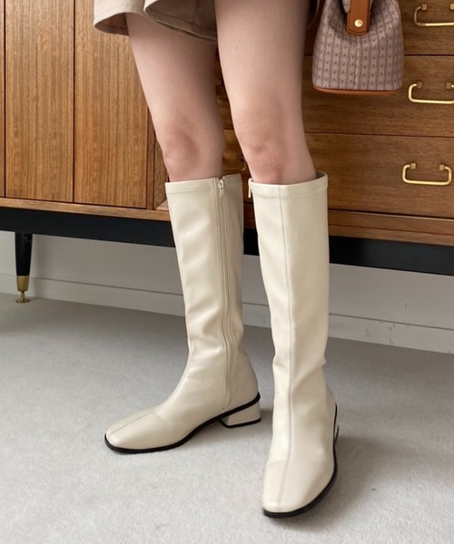 one after another NICE CLAUP（ワンアフターアナザーナイスクラップ）の「今年のスタイリングにマストアイテム　ロングブーツ（ブーツ・レディース・ブラック/ダークブラウン/アイボリー・S/M/L）」の9枚目の写真