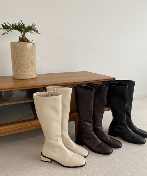 one after another NICE CLAUP（ワンアフターアナザーナイスクラップ）の「今年のスタイリングにマストアイテム　ロングブーツ（ブーツ・レディース・ブラック/ダークブラウン/アイボリー・S/M/L）」の5枚目の写真