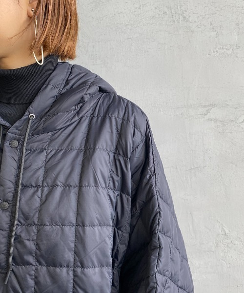 TAION（タイオン）の「【WEB限定】[TAION/タイオン] マウンテンダウンポンチョ（ポンチョ・レディース・ブラック/カーキ・ONE SIZE）」の9枚目の写真