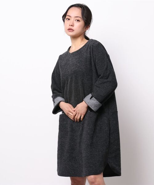 BELLUNA PLUS(ベルーナ)の「起毛リップル素材チュニックワンピース(ワンピース・レディース・ブラック/ターコイズブルー/モカ・MEDIUM/LARGE/X-LARGE)」の9枚目の写真
