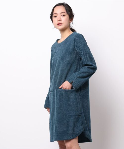 BELLUNA PLUS(ベルーナ)の「起毛リップル素材チュニックワンピース(ワンピース・レディース・ブラック/ターコイズブルー/モカ・MEDIUM/LARGE/X-LARGE)」の11枚目の写真