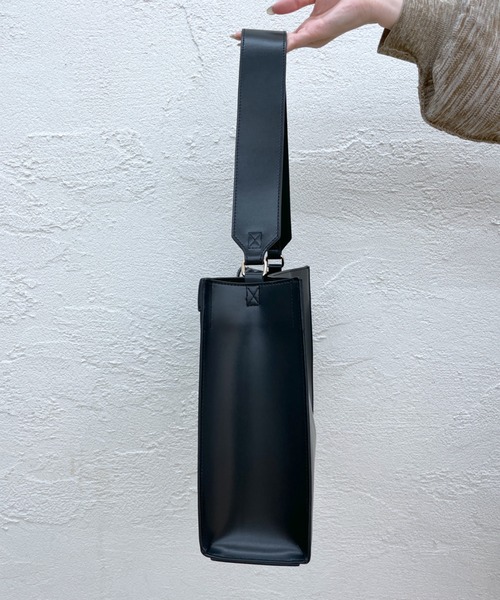 loti（ロティ）の「WEB限定 loti マルチループBAG（トートバッグ・レディース・ブラック/ブラウン・ONE SIZE）」の7枚目の写真