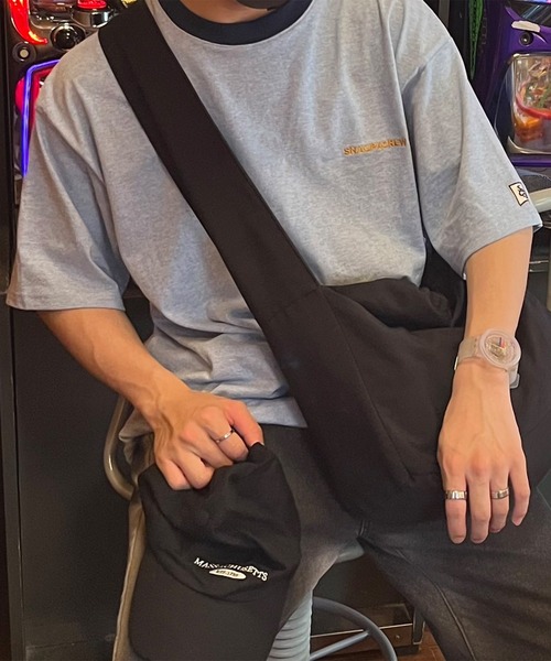 Snap club（スナップクラブ）の「【Snap club】ワンポイント刺繍/フロントカレッジ刺繍 半袖Tシャツ カットソー（Tシャツ/カットソー・レディース・ライトグレー/ブラック/パープル/オフホワイト/イエロー/グリーン/ホワイト系その他/ブラック系その他/グレー系その他/グリーン系その他/ロイヤルブルー/ダークオレンジ/グレー系その他2/ブラック系その他2/ブルー系その他2/レッド/ホワイト系その他2/ホワイト系/ブラック系/ピンク/ネイビー・M/L/XL）」の16枚目の写真