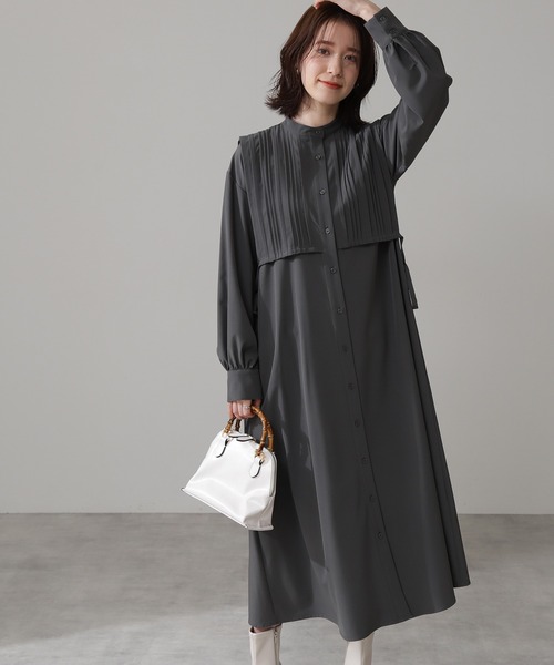 N.（N. Natural Beauty Basic）（エヌエヌナチュラルビューティーベーシック）の「スタンドカラーピンタックワンピース（ワンピース・レディース・グレー/ブラウン/ライトグリーン・MEDIUM）」の2枚目の写真