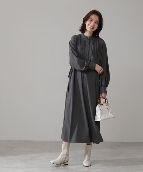 N.（N. Natural Beauty Basic）（エヌエヌナチュラルビューティーベーシック）の「スタンドカラーピンタックワンピース（ワンピース・レディース・グレー/ブラウン/ライトグリーン・MEDIUM）」の4枚目の写真