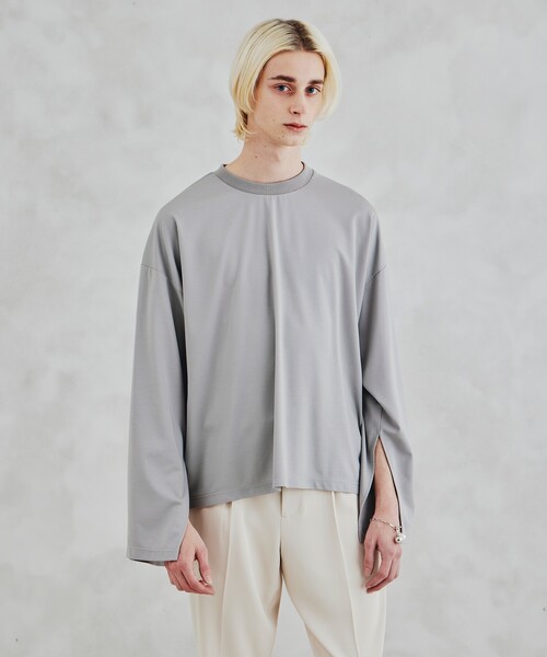 tk.TAKEO KIKUCHI（ティーケータケオキクチ）の「◆スリーブフレアスリットカットソー（ユニセックスアイテム）（Tシャツ/カットソー・メンズ・グレー/ホワイト/ブラック・02/66/03）」の3枚目の写真