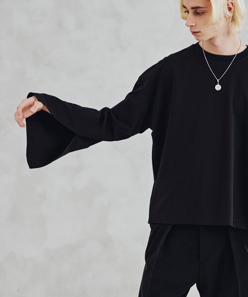 tk.TAKEO KIKUCHI（ティーケータケオキクチ）の「◆スリーブフレアスリットカットソー（ユニセックスアイテム）（Tシャツ/カットソー・メンズ・グレー/ホワイト/ブラック・02/66/03）」の6枚目の写真