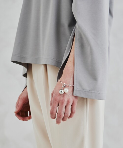 tk.TAKEO KIKUCHI（ティーケータケオキクチ）の「◆スリーブフレアスリットカットソー（ユニセックスアイテム）（Tシャツ/カットソー・メンズ・グレー/ホワイト/ブラック・02/66/03）」の16枚目の写真