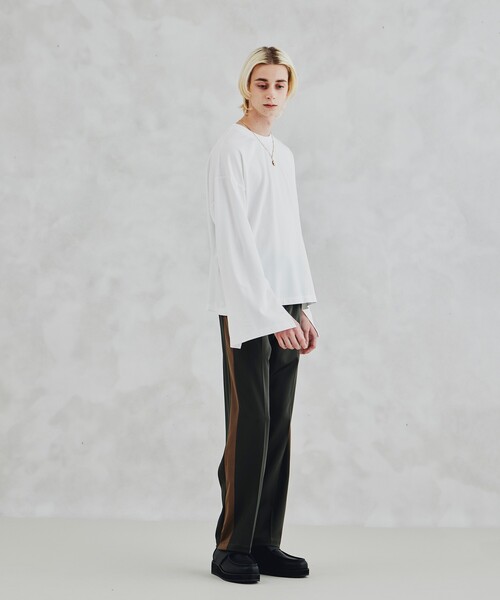 tk.TAKEO KIKUCHI（ティーケータケオキクチ）の「◆スリーブフレアスリットカットソー（ユニセックスアイテム）（Tシャツ/カットソー・メンズ・グレー/ホワイト/ブラック・02/66/03）」の7枚目の写真