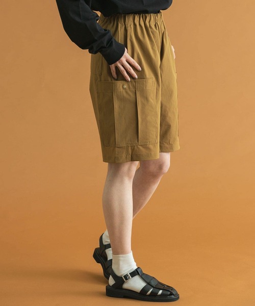 SENSE OF PLACE by URBAN RESEARCH（センスオブプレイスバイアーバンリサーチ）の「Uiscel　ルーズカーゴショーツ（カーゴパンツ・メンズ・ブラック/ベージュ・MEDIUM/LARGE）」の16枚目の写真