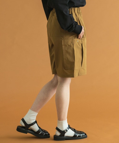 SENSE OF PLACE by URBAN RESEARCH（センスオブプレイスバイアーバンリサーチ）の「Uiscel　ルーズカーゴショーツ（カーゴパンツ・メンズ・ブラック/ベージュ・MEDIUM/LARGE）」の18枚目の写真