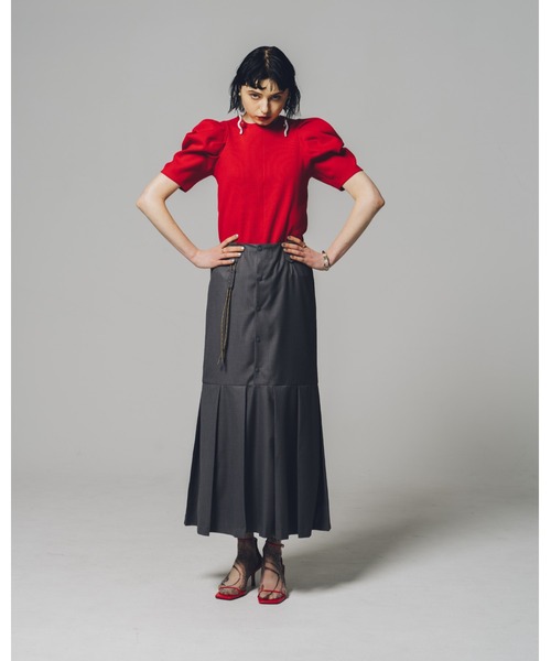 led.tokyo（レッドトウキョウ）の「【led.tokyo】タックパフスリーブバックリブトップ（Tシャツ/カットソー・レディース・ブラック/レッド・M）」の6枚目の写真