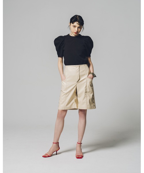 led.tokyo（レッドトウキョウ）の「【led.tokyo】タックパフスリーブバックリブトップ（Tシャツ/カットソー・レディース・ブラック/レッド・M）」の12枚目の写真