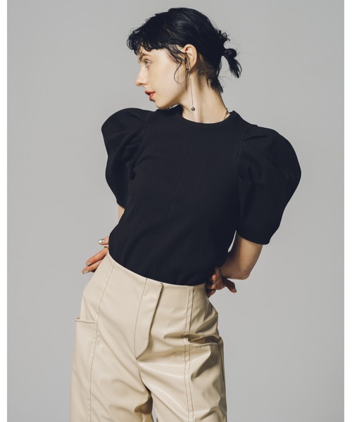 led.tokyo（レッドトウキョウ）の「【led.tokyo】タックパフスリーブバックリブトップ（Tシャツ/カットソー・レディース・ブラック/レッド・M）」の17枚目の写真