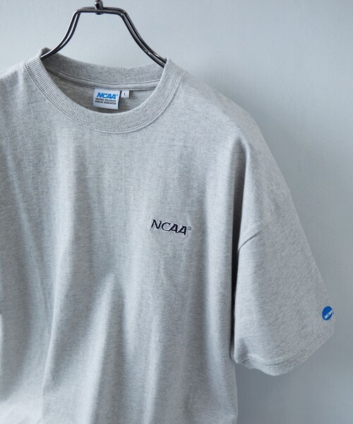 FREAK'S STORE（フリークスストア）の「NCAA/エヌシーエーエー SP LOGO 半袖TEE/ロゴ/刺繍（Tシャツ/カットソー・メンズ・ホワイト/ブラック/グレー/ホワイト系その他/ホワイト系その他2/グリーン・MEDIUM/LARGE/X-LARGE）」の5枚目の写真