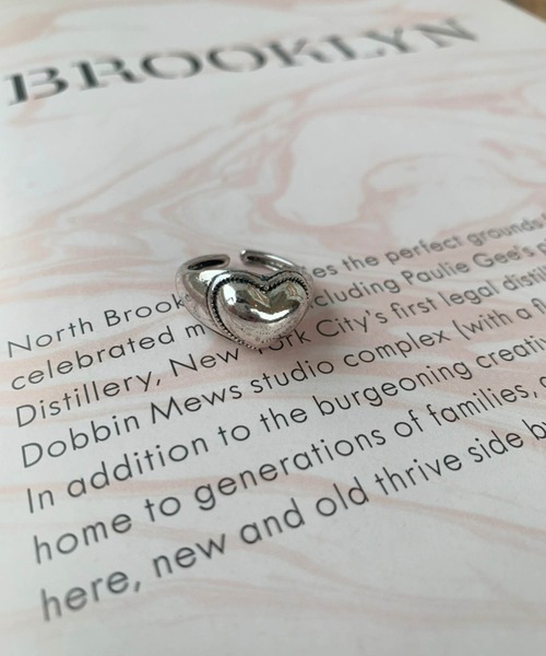 lala Born(ララボーン)の「ハートボリュームリング(リング・レディース・シルバー・FREE)」の1枚目の写真