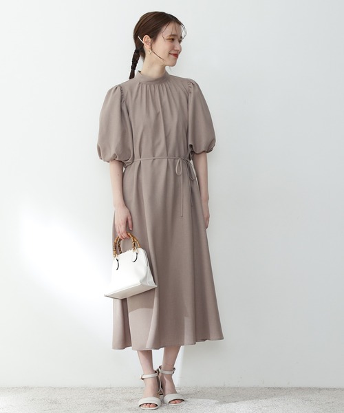 N.（N. Natural Beauty Basic）（エヌエヌナチュラルビューティーベーシック）の「◆スタンドカラーバルーンスリーブワンピース（ワンピース・レディース・ベージュ/カーキ/イエロー・MEDIUM）」の4枚目の写真