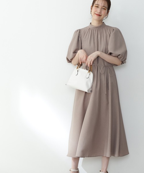 N.（N. Natural Beauty Basic）（エヌエヌナチュラルビューティーベーシック）の「◆スタンドカラーバルーンスリーブワンピース（ワンピース・レディース・ベージュ/カーキ/イエロー・MEDIUM）」の6枚目の写真