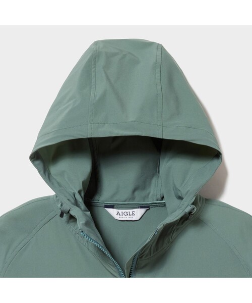 AIGLE（エーグル）の「撥水 ストレッチ パーカジャケット（ナイロンジャケット・レディース・アイボリー/ダークネイビー/グリーン・36/40/38）」の18枚目の写真