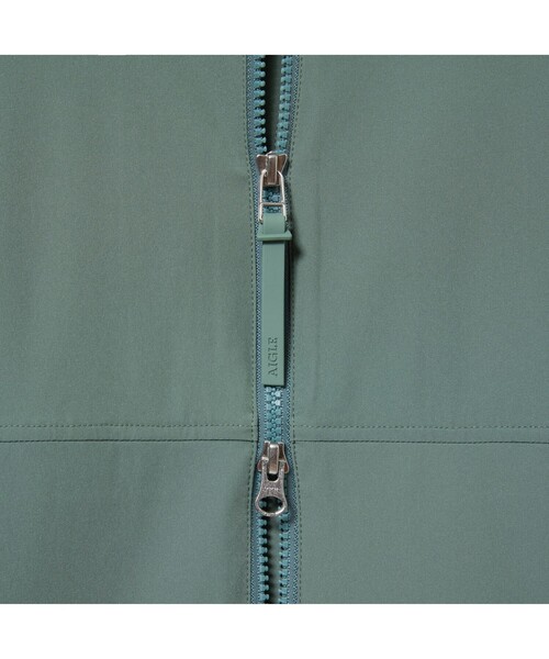 AIGLE（エーグル）の「撥水 ストレッチ パーカジャケット（ナイロンジャケット・レディース・アイボリー/ダークネイビー/グリーン・36/40/38）」の11枚目の写真