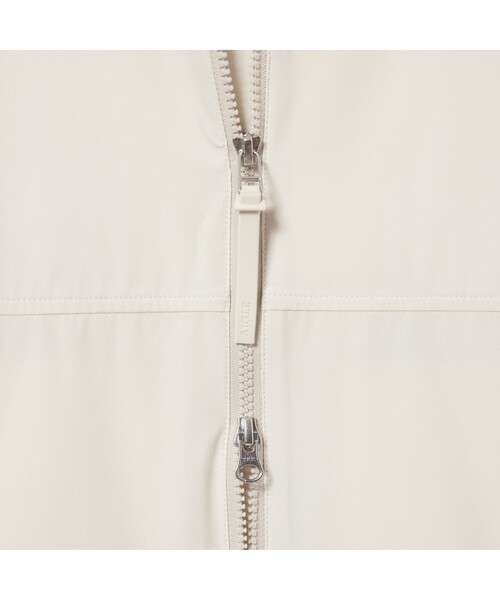 AIGLE（エーグル）の「撥水 ストレッチ パーカジャケット（ナイロンジャケット・レディース・アイボリー/ダークネイビー/グリーン・36/40/38）」の17枚目の写真